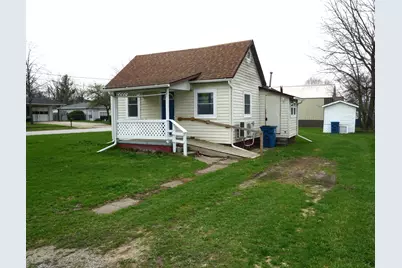 307 S East Street, Knox, IN 46534 - Photo 1