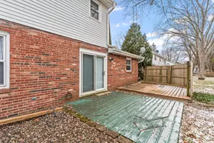 303 Somerset Dr, Valparaiso, IN 46383 - Photo 18