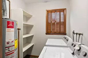 303 Somerset Dr, Valparaiso, IN 46383 - Photo 10