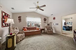 352 W 43rd Ct, Griffith, IN 46319 - Photo 4