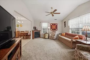 352 W 43rd Ct, Griffith, IN 46319 - Photo 2