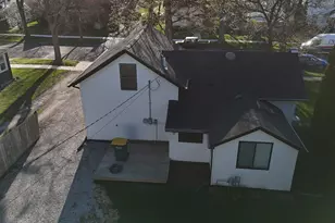 506 Locust St, Valparaiso, IN 46383 - Photo 2