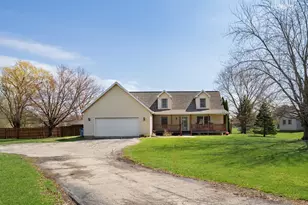 893 Pearson Rd, Chesterton, IN 46304 - Photo 2