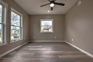 302 Oberreich St, La Porte, IN 46350 - Photo 4