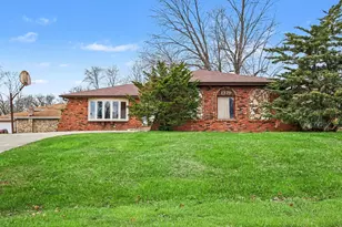 1379 Leeward Rd, Crown Point, IN 46307 - Photo 2