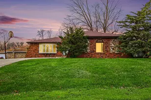 1379 Leeward Rd, Crown Point, IN 46307 - Photo 2