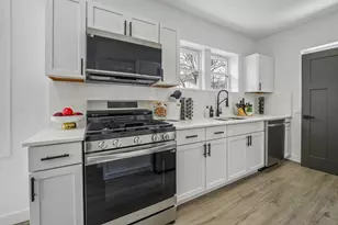 3872 Jefferson St, Gary, IN 46408 - Photo 8