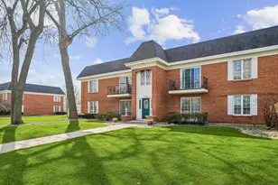 1710 Camellia Dr, Munster, IN 46321 - Photo 2