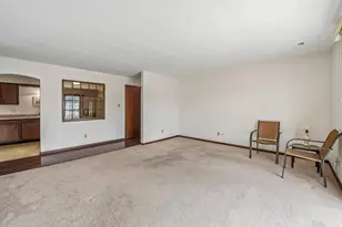 1710 Camellia Dr, Munster, IN 46321 - Photo 8