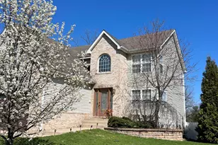 2656 Calaveras Dr, Valparaiso, IN 46385 - Photo 2