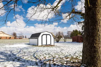 302 E Holley Drive, Kentland, IN 47951 - Photo 8