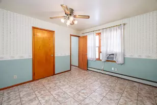 302 E Holley Dr, Kentland, IN 47951 - Photo 14