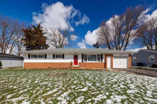 302 E Holley Dr, Kentland, IN 47951 - Photo 1