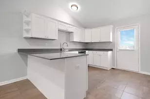 3033 W 82nd Pl, Merrillville, IN 46410 - Photo 6