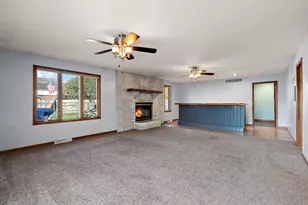 9542 Roosevelt Pl, Crown Point, IN 46307 - Photo 8