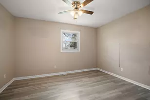 9542 Roosevelt Pl, Crown Point, IN 46307 - Photo 12