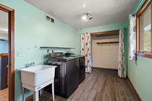 9542 Roosevelt Pl, Crown Point, IN 46307 - Photo 16