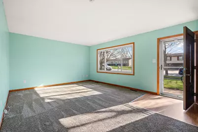 9542 Roosevelt Place, Crown Point, IN 46307 - Photo 6