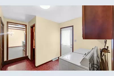 158 E 250 S, Valparaiso, IN 46383 - Photo 20