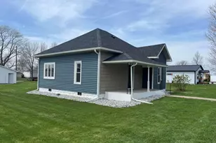 204 N Columbia St, Francesville, IN 47946 - Photo 4