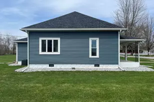 204 N Columbia St, Francesville, IN 47946 - Photo 6