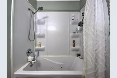 102 W 250 S, La Porte, IN 46350 - Photo 14