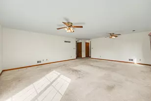 950 Blue Jay Way, Dyer, IN 46311 - Photo 20