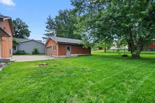 2341 Four Seasons Pkwy, Crown Point, IN 46307 - Photo 24