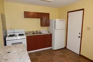 131 N Calumet Ave, Michigan City, IN 46360 - Photo 4