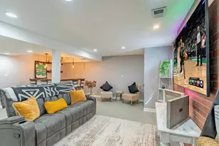 607 Weatherwood Ln, Valparaiso, IN 46383 - Photo 16