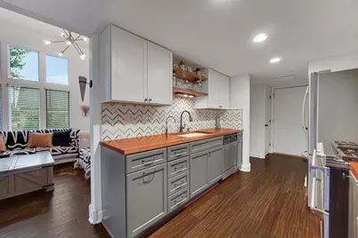 607 Weatherwood Lane, Valparaiso, IN 46383 - Photo 8