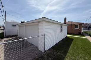 1915 169th St, Hammond, IN 46324 - Photo 8