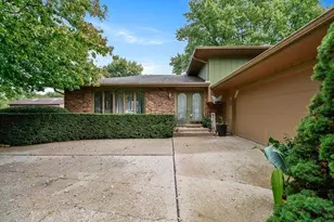 279 W Robbie Ln, Valparaiso, IN 46385 - Photo 1