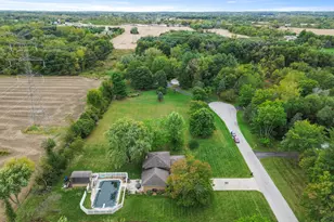 279 W Robbie Ln, Valparaiso, IN 46385 - Photo 4