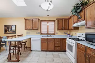 6325 W 89th Ave, Crown Point, IN 46307 - Photo 10