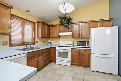 6325 W 89th Avenue, Crown Point, IN 46307 - Photo 12