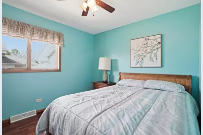 6325 W 89th Avenue, Crown Point, IN 46307 - Photo 18
