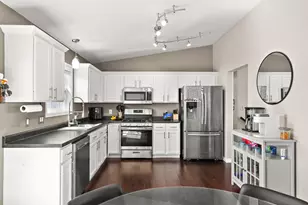 5715 Buttercup Ave, Portage, IN 46368 - Photo 12