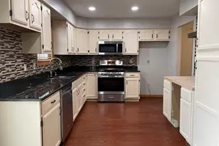 925 W 89th Pl, Merrillville, IN 46410 - Photo 10