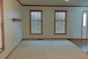 925 W 89th Pl, Merrillville, IN 46410 - Photo 2