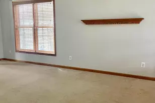 925 W 89th Pl, Merrillville, IN 46410 - Photo 2