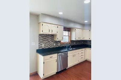 925 W 89th Place, Merrillville, IN 46410 - Photo 4