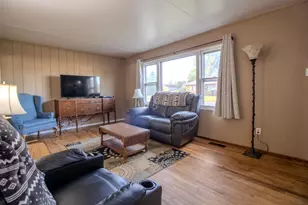 105 W Green St, San Pierre, IN 46374 - Photo 2