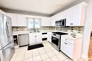 9418 Erie St, Highland, IN 46322 - Photo 4