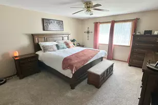 9748 Erie St, Highland, IN 46322 - Photo 6