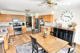 9748 Erie St, Highland, IN 46322 - Photo 2