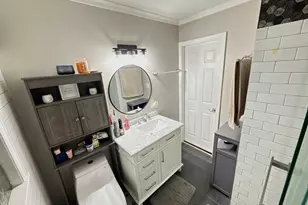 140 N Linda St, Hobart, IN 46342 - Photo 4