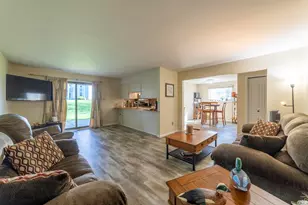 1193 Millpond Rd, Valparaiso, IN 46385 - Photo 2