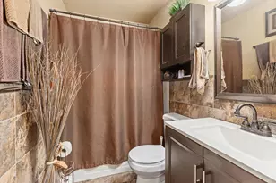 4140 W 73rd Pl, Merrillville, IN 46410 - Photo 8