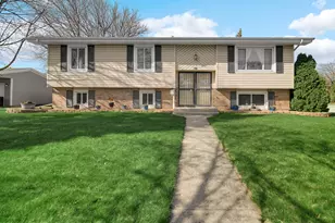 141 Monticello Dr, Dyer, IN 46311 - Photo 1